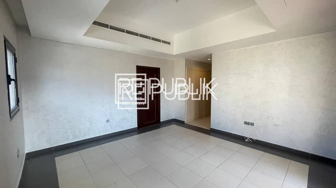 5 Superb 3 Bedroom with Maid Room in Quite Community