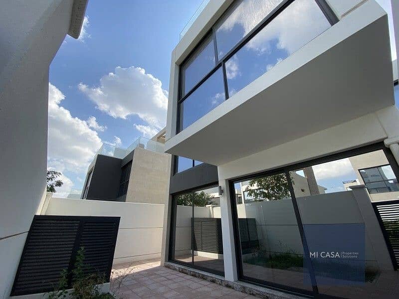 Upgraded modern 5 BR Villa! | Direct to the Owner