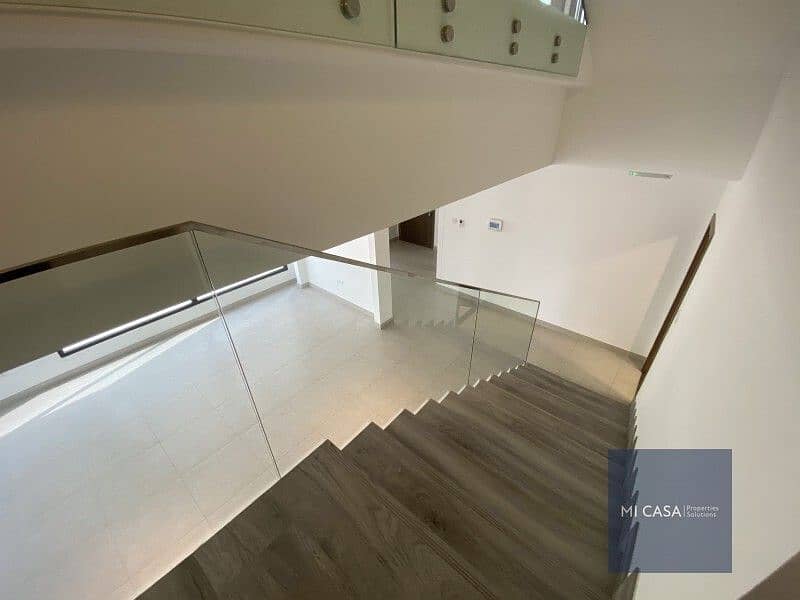 4 Upgraded modern 5 BR Villa! | Direct to the Owner