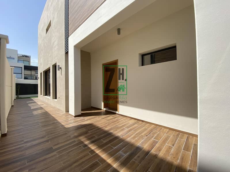 26 Modern-Style 5 Bedroom + Maid's | 7 Bathroom Villa with Fascinating Garden and Wood-Type Patio