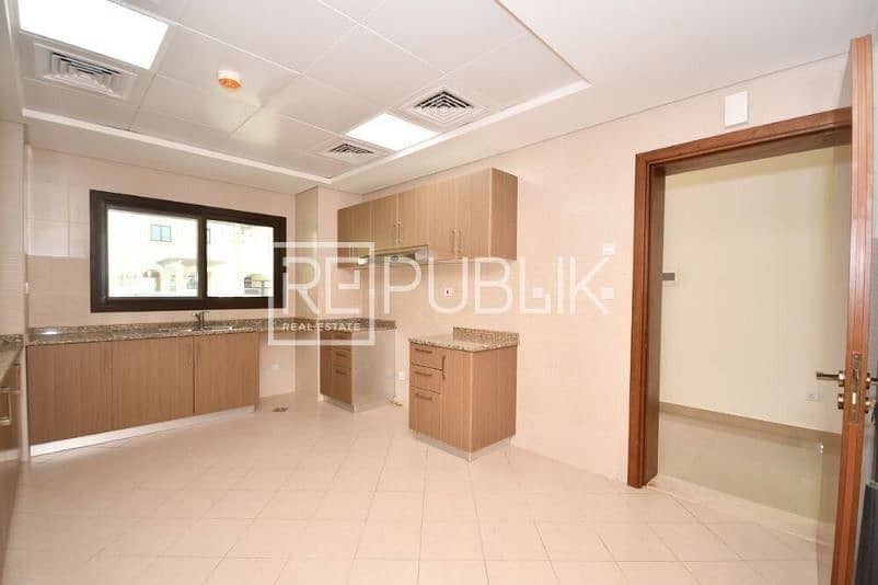 4 Well Maintained Modern 3 BR Villa with Maid Room