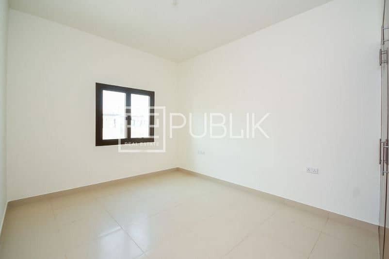 5 Well Maintained Modern 3 BR Villa with Maid Room