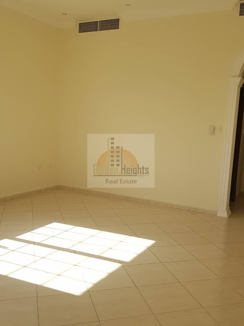 15 BUMPER DEAL - Huge 5Bhk Duplex Villa Available In Sharqan Area