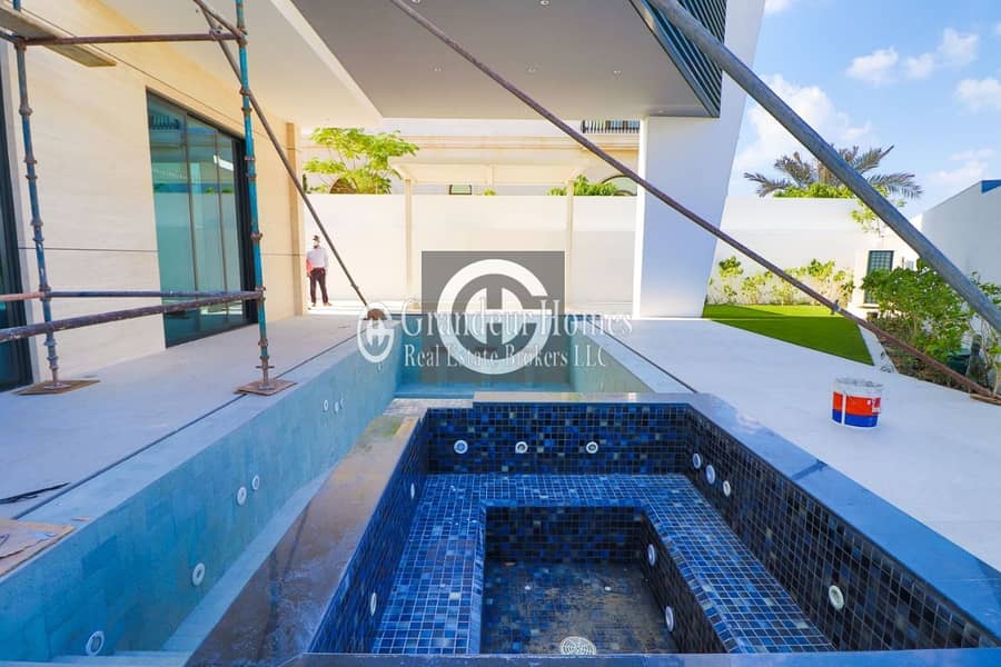22 Luxury Brand New 6BR Villa Prime Location | Pearl Jumeirah