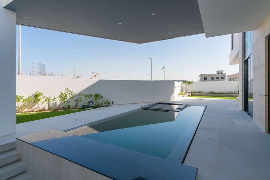 35 One of Dubai's Most Beautiful Contemporary Villas