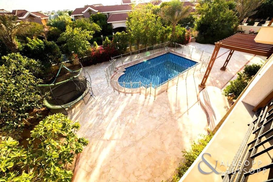5 5 Bed Mansions | Large Plot | Private Pool