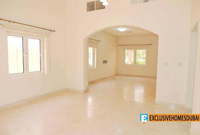 Вилла в Вилла，Центро, 5 спален, 2349990 AED - 4127235