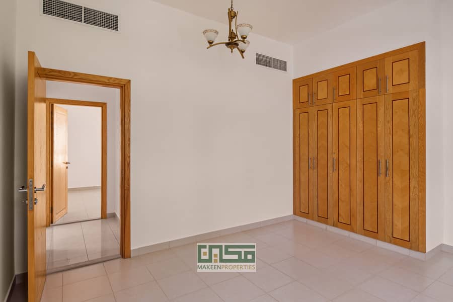 4 Spacious 4 bedroom villa for rent in Mirdiff