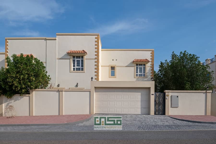 10 Spacious 4 bedroom villa for rent in Mirdiff