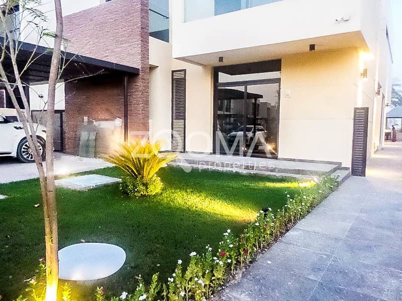 21 Great Investment | Luxurious Upgraded Villa+Maid