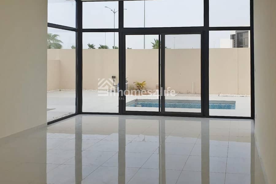 2 Motivated Seller ! 5 Bedroom Villa With Pool