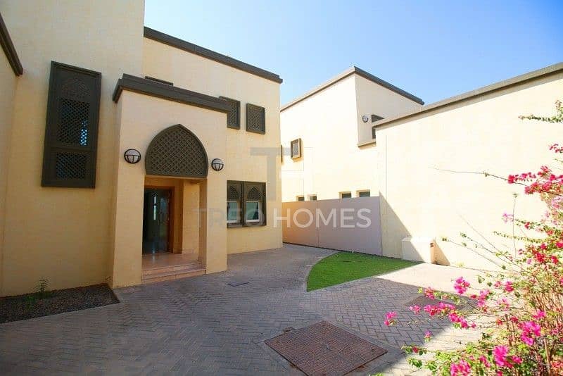 13 Family Villa | Offer Today | Close to Park | Bright