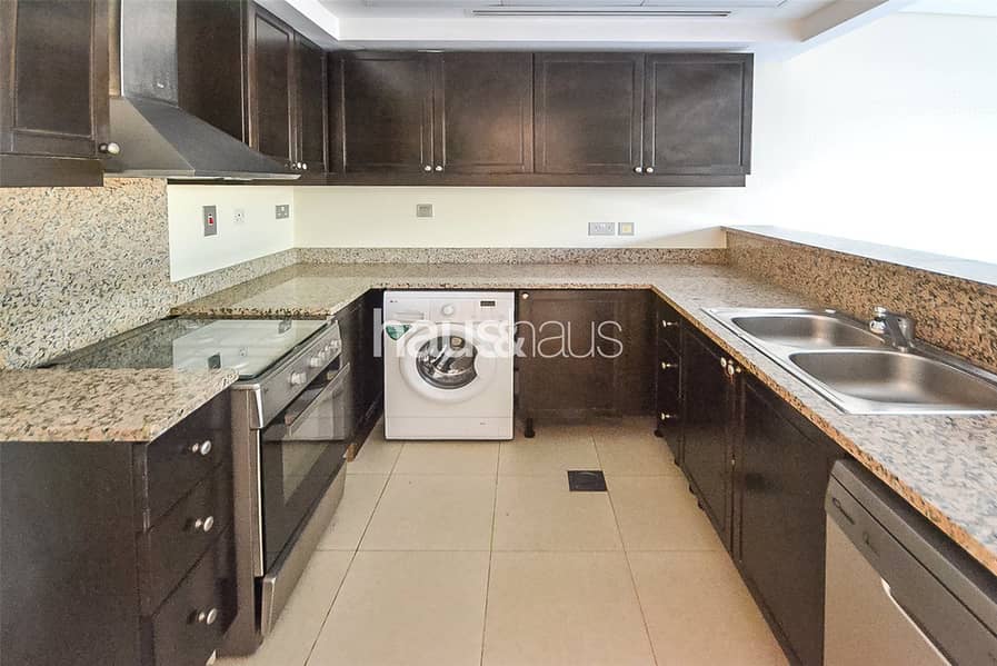 4 Upgraded 1Bed+Study | Excellent | Single Row