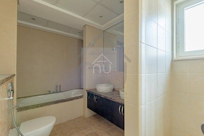 10 Exclusive 3 Bed Large | Private Pool | District 6