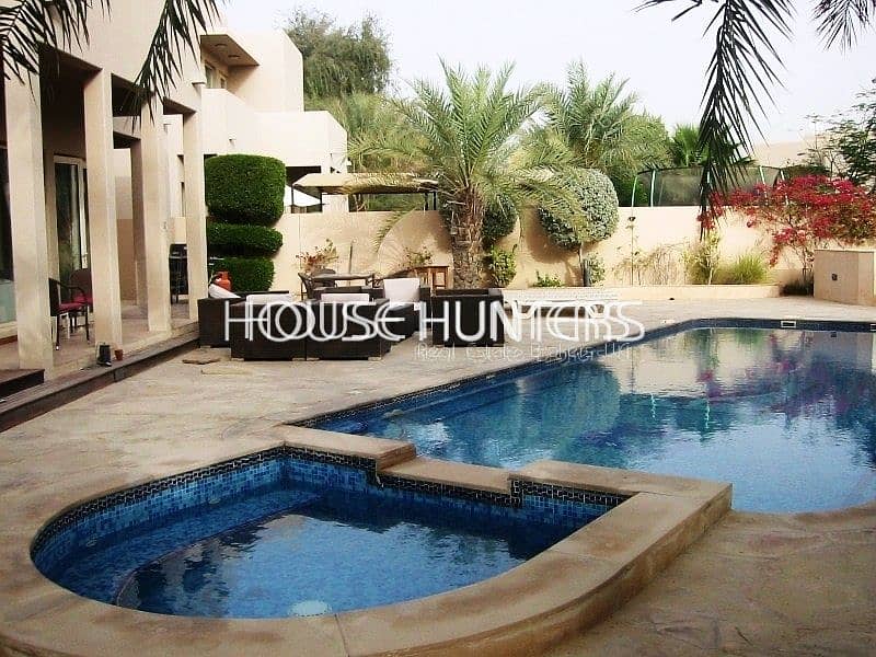 2 Private Pool|Landscaped Garden|Excellent Location