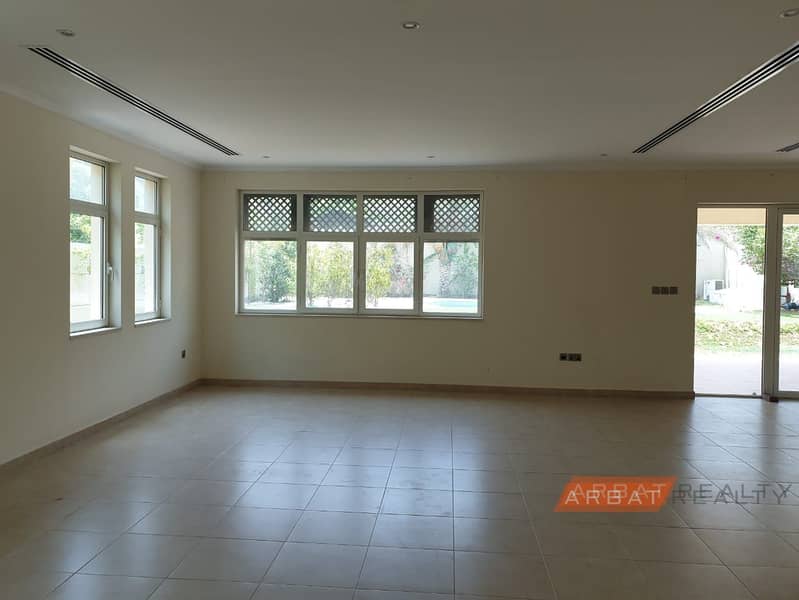 9 REGIONAL 4 BEDROOM FOR SALE IN DISTRICT 3 LARGE PLOT SIZE WITH PRIVATE POOL IN JUMEIRAH PARK