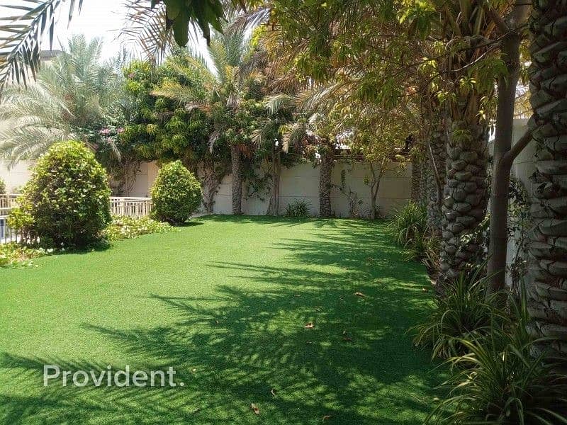 7 Immaculate Garden and Swimming Pool | vacant