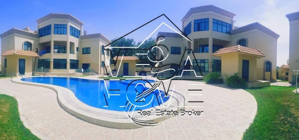 5 BR Villa with 3 living rooms W/ Communal Swimming Pool