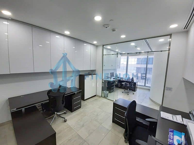 مكتب واسع بتصميم حديث | 8 غرف مكتبية | مفروش بالكامل