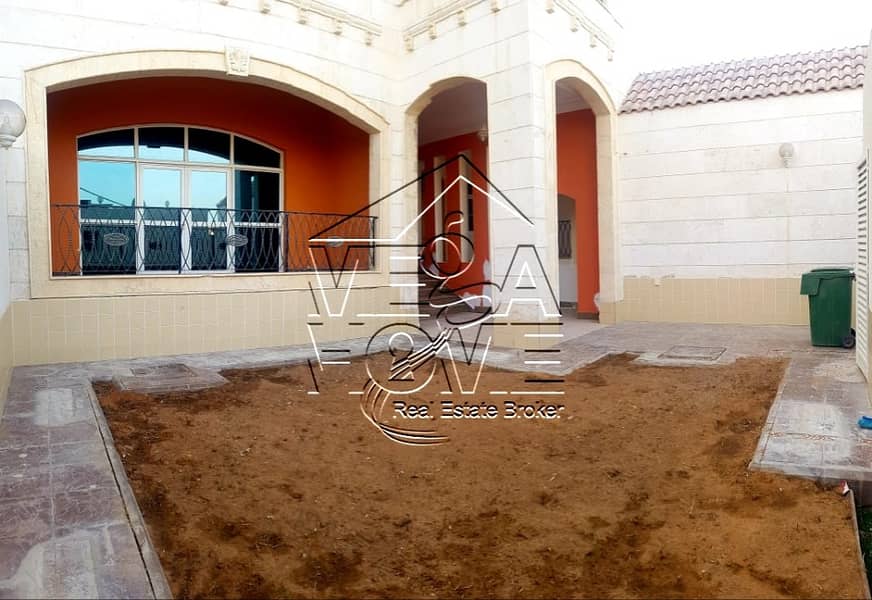 LUXURIOUS- 5 MASTER BED VILLA W/DRIVER ROOM/KITCHEN OUT SIDE
