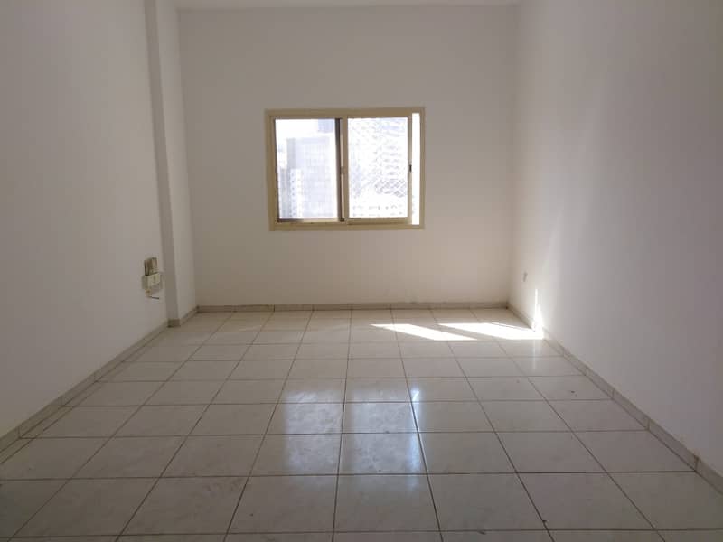 شقة في أبو شغارة 2 غرف 30000 درهم - 3811817