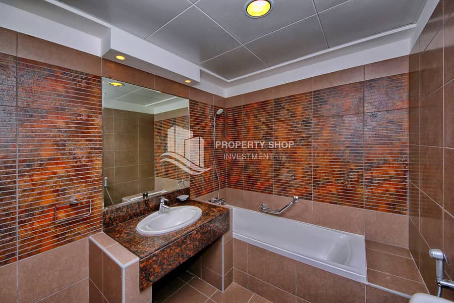 9 1-br-apartment-al-reem-island-shams-abu-dhabi-beach-tower-b-master-bathroom. JPG