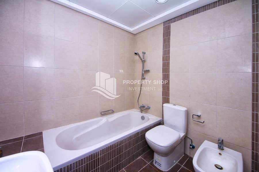 7 1-bedroom-apartment-al-reem-island-shams-abu-dhabi-mangrove-place-bathroom. JPG