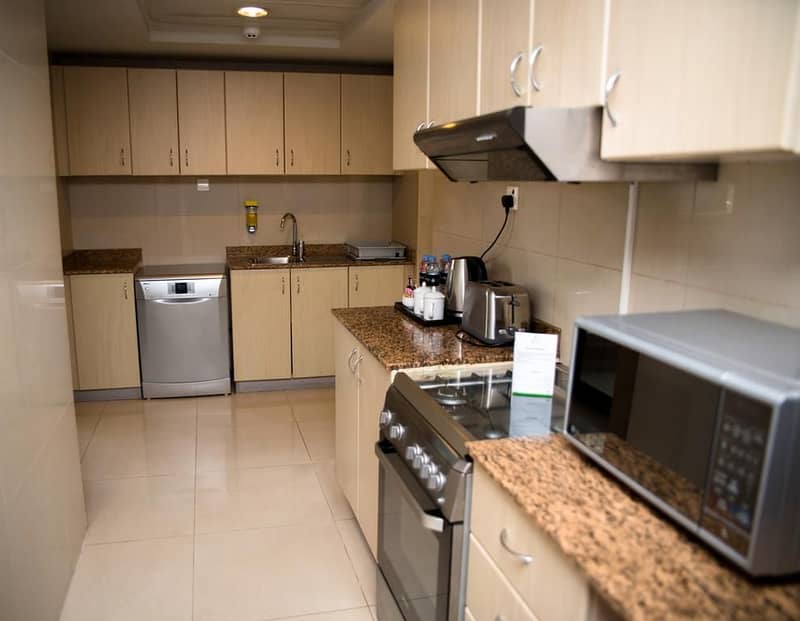 4 Kitchen. jpeg