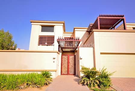 Alluring 5BR Villa + Pool - Golf Gardens Alluring 5BR Villa + Pool - Golf Gardens