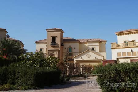 4 Bedroom Villa for Sale in Jumeirah Islands, Dubai - Renovated and extended Venetian type villa