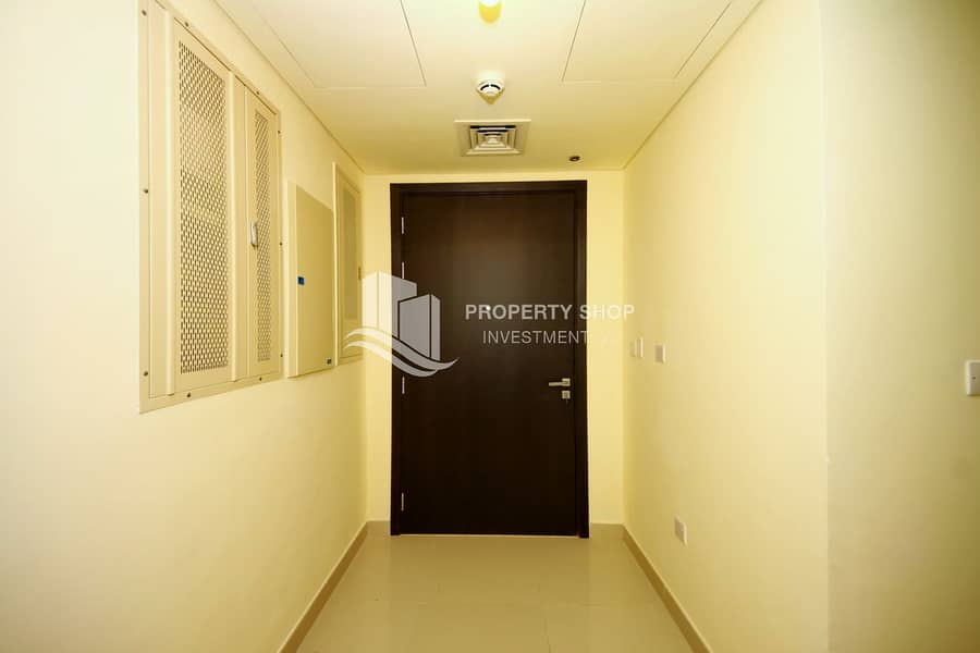 6 1-bedroom-apartment-al-reem-island-marina-square-tala-tower-foyer. JPG