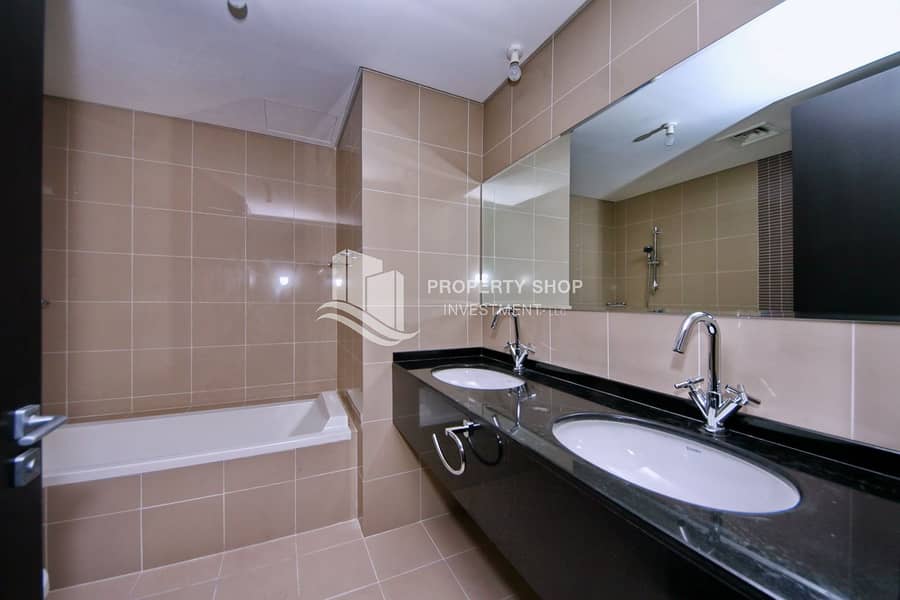 7 1-bedroom-apartment-al-reem-island-marina-square-rak-tower-master-bathroom. JPG
