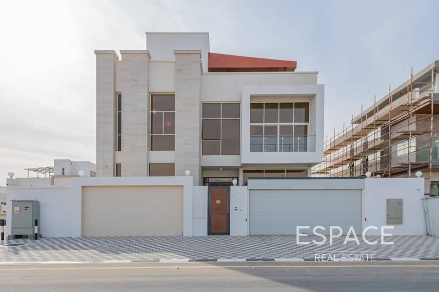 Freehold  | Stunning 5 Beds with Elevator