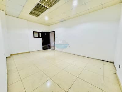 New big studio with Bothroom kitchen monthly 2600 yearly 26k water electricity and internet free the prime location of  Al nahyan