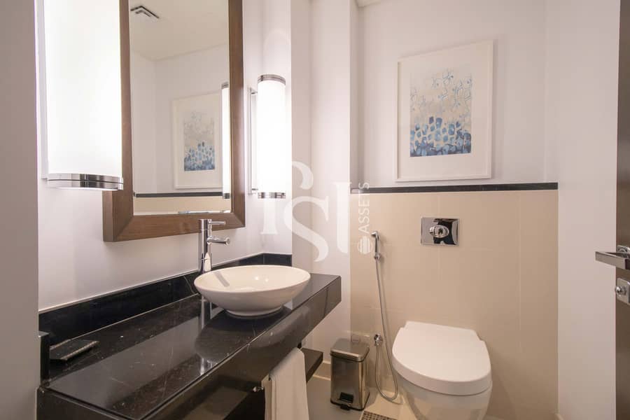15 fairmont-residence-marina-abu-dhabi-bathroom. JPG