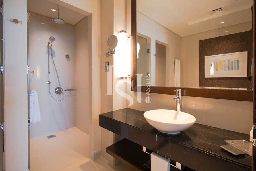 18 fairmont-residence-marina-abu-dhabi-master-bathroom (4). JPG