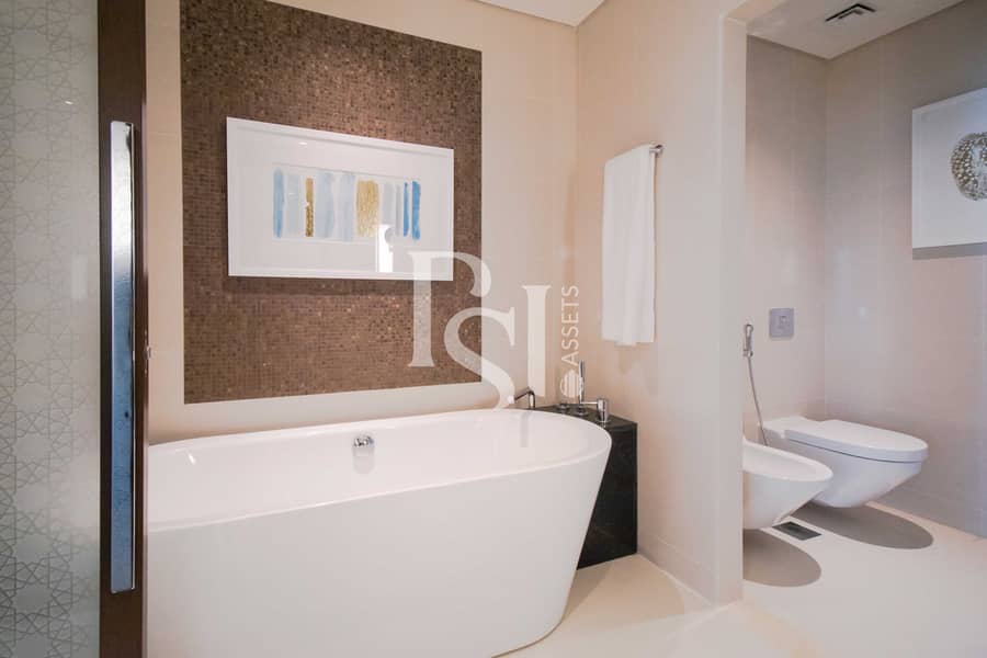 19 fairmont-residence-marina-abu-dhabi-master-bathroom. JPG