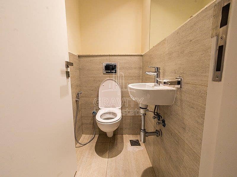 7 squeaky-clean-toilet-oasis-1-masdar-city. jpg