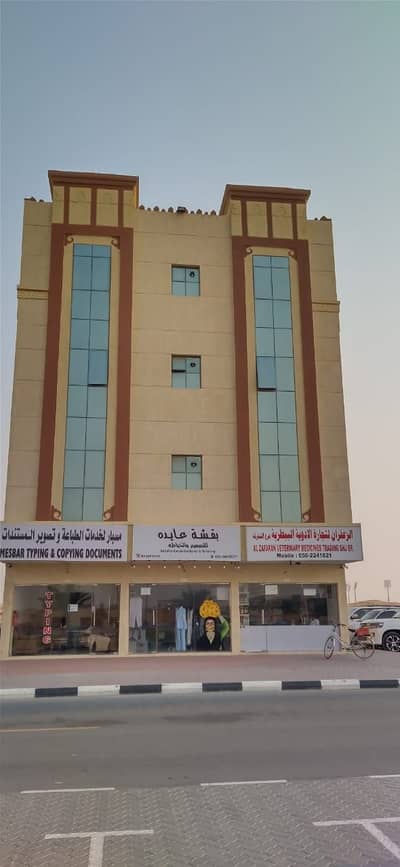 1 Bedroom Flat for Rent in Al Bataeh, Sharjah - For rent an apartment, a room, a hall, a kitchen, and a bathroom in  a clean building, and it opens