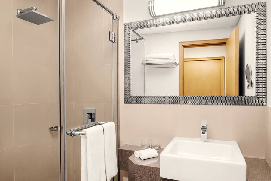 5 Four Bedroom Apartment_Bathroom(1). jpg