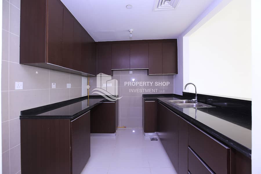 6 1-bedroom-apartment-al-reem-island-marina-square-marina-heights-2-kitchen. JPG