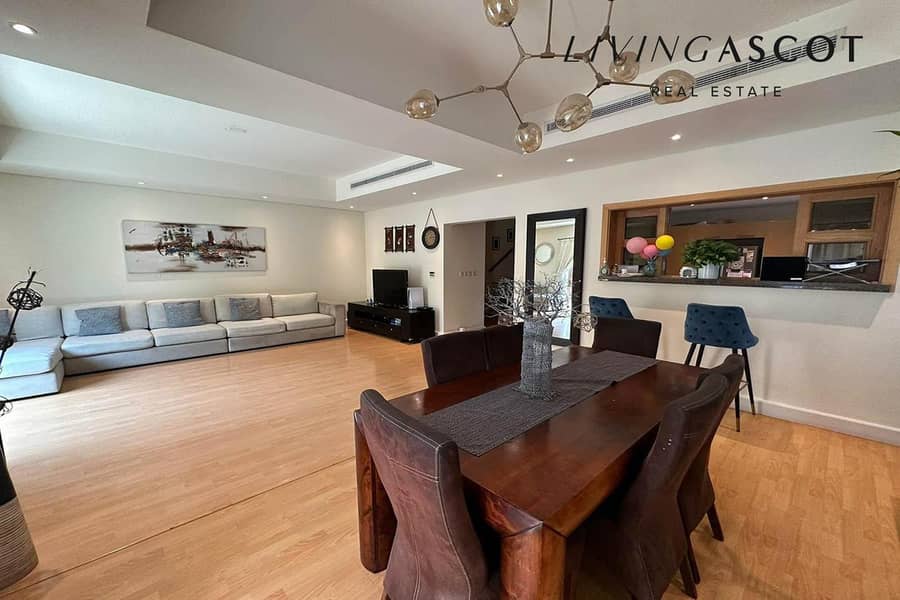 End Unit| Semi Closed Kitchen | Upgraded End Unit| Semi Closed Kitchen | Upgraded