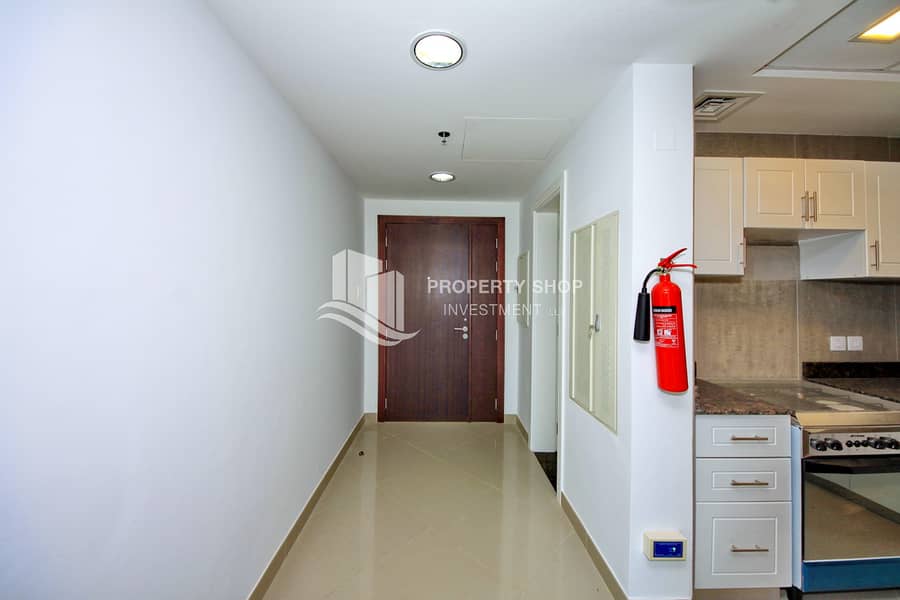 16 2-bedroom-apartment-al-reem-island-shams-abu-dhabi-oceanscape-foyer. JPG