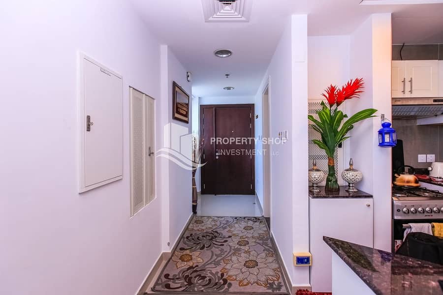 11 2-bedroom-apartment-al-reem-island-shams-abu-dhabi-oceanscape-foyer. JPG