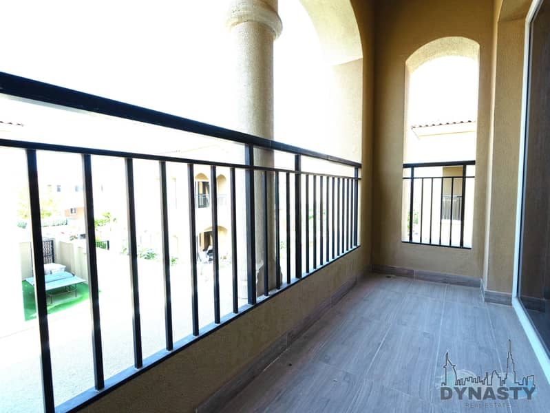 13 BALCONY. jpg