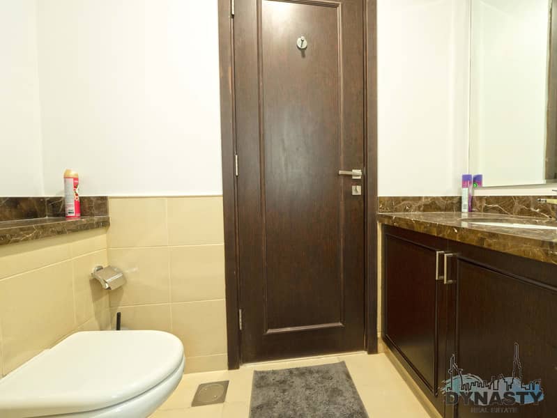 15 BATHROOM 1. jpg