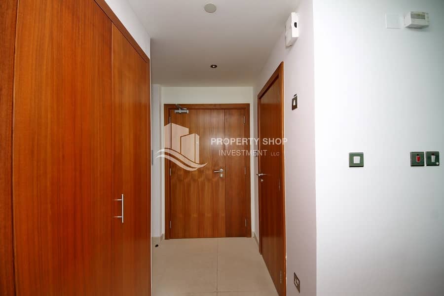 10 2-bedroom-apartment-al-raha-beach-al-bandar-al-naseem-foyer. JPG