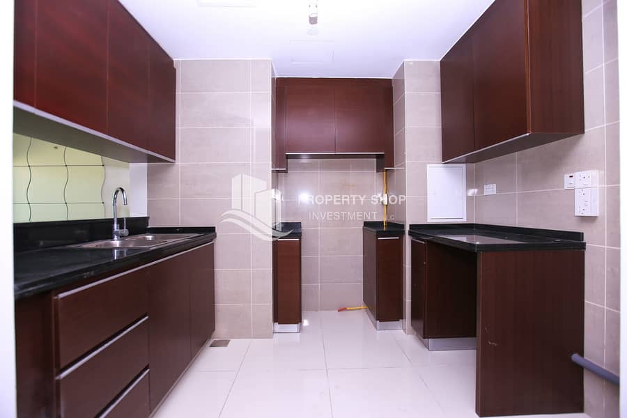 4 2-bedroom-apartment-al-reem-island-marina-square-marina-heights-2-kitchen. JPG