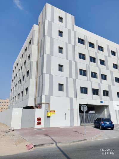 سكن عمال  للايجار في جبل علي، دبي - سكن عمال بحالة جيدة للإيجار في منطقة جبل علي الصناعية 3.