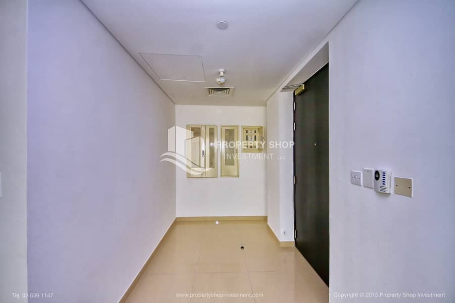 7 1-bedroom-apartment-al-reem-island-marina-square-rak-tower-foyer. JPG